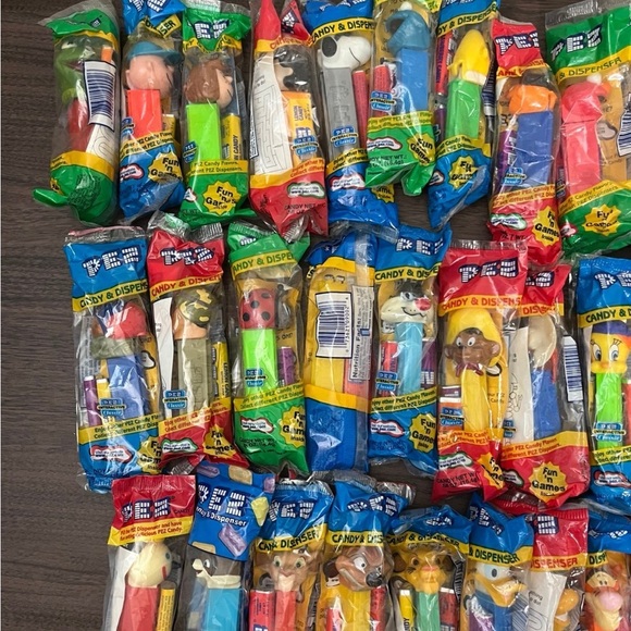 91 MISC PEZ Dispensers - 73 new / 18 used - Picture 5 of 9